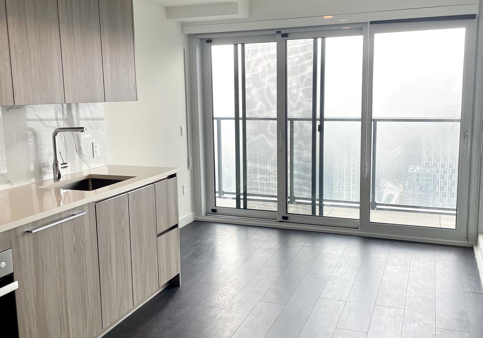 3-concord-cityplace-way-toronto-ontario-c13459396