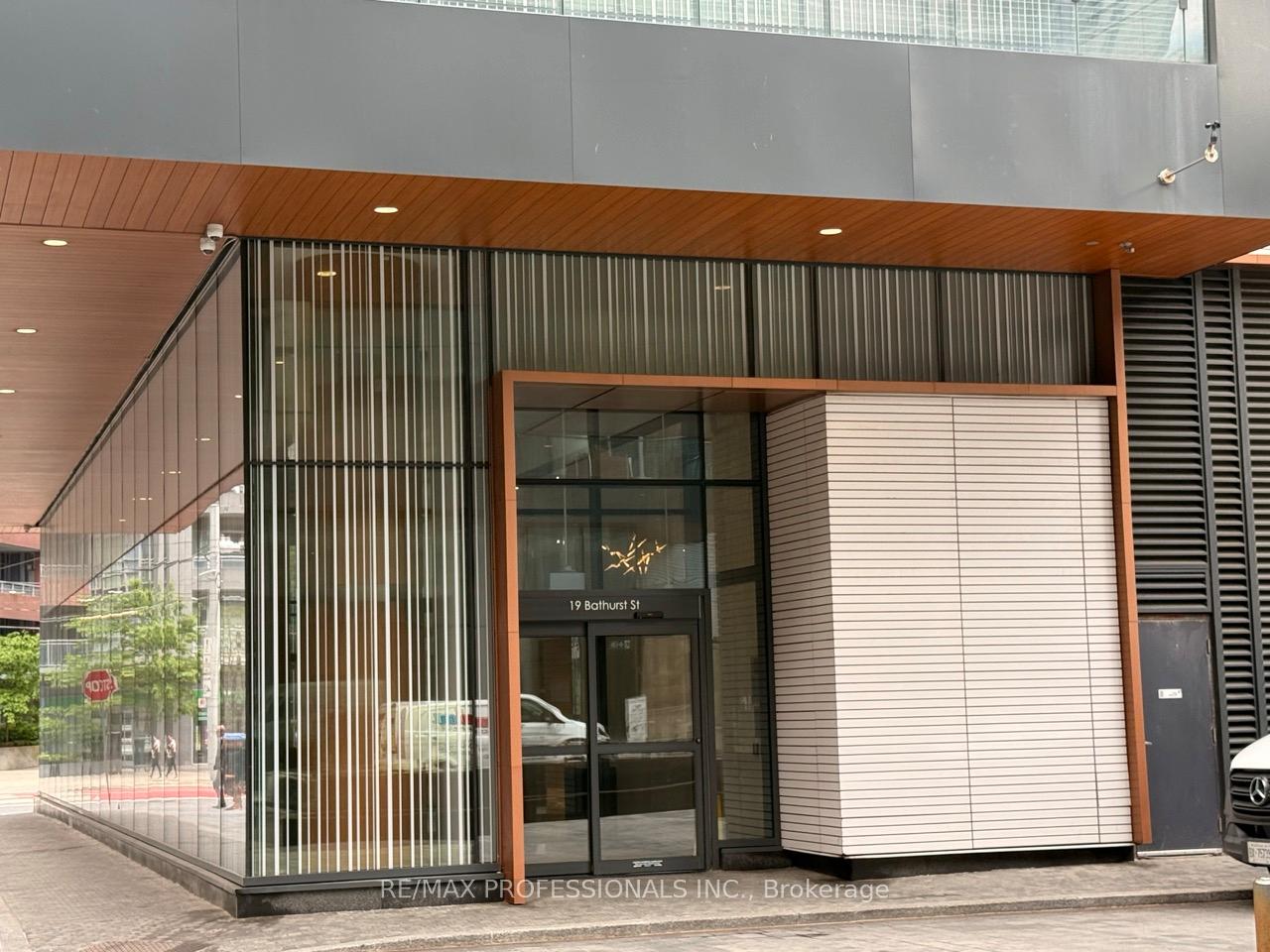 19-bathurst-street-toronto-ontario-c13459506