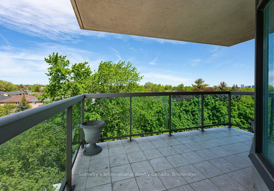 890-sheppard-avenue-w-toronto-ontario-c13460022