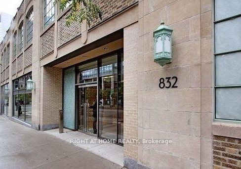 832-bay-street-toronto-ontario-c13460270