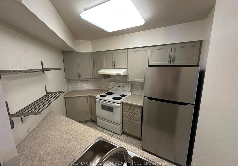 33-empress-avenue-north-york-ontario-c13460442