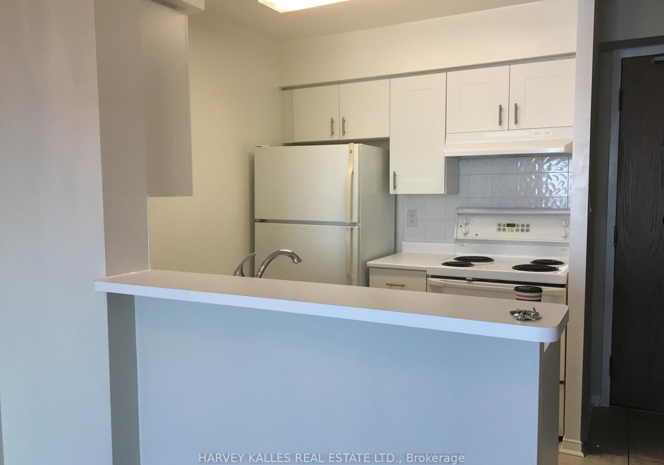 233-beecroft-road-toronto-ontario-c13460556