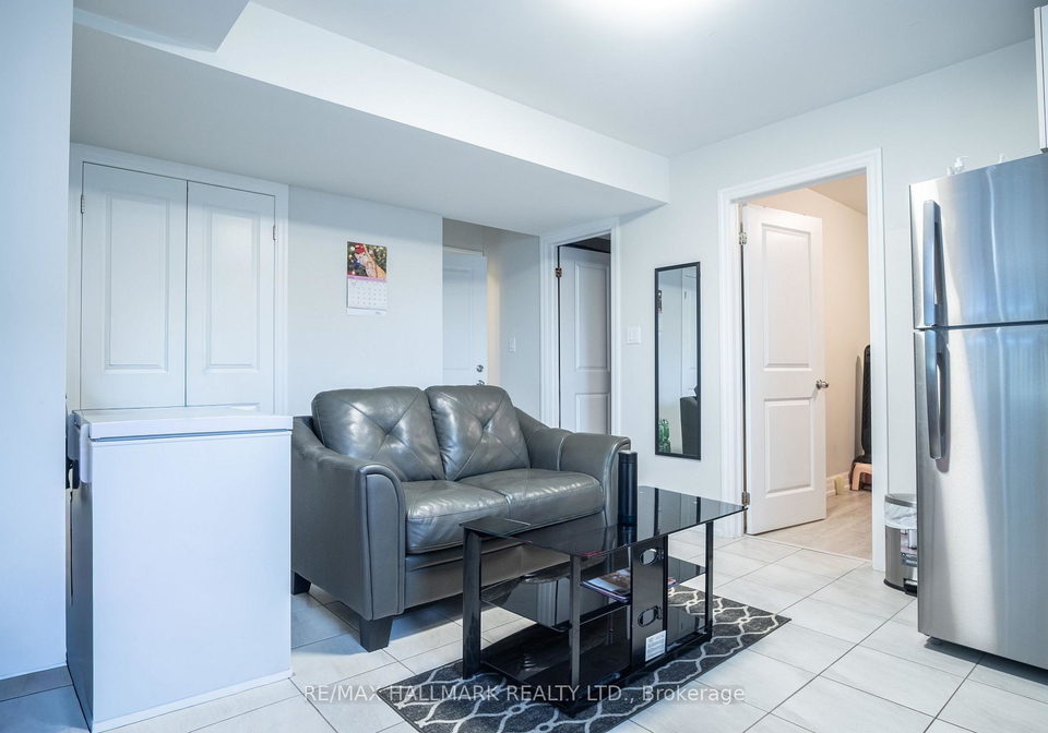 35-roberta-drive-toronto-ontario-c13460576