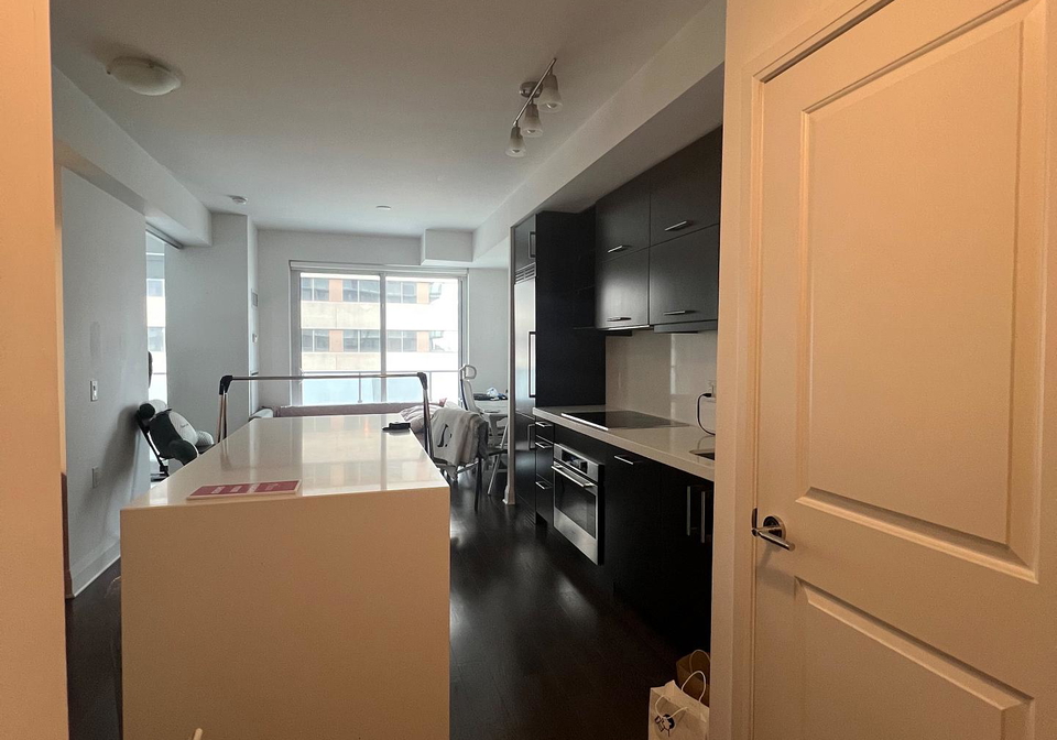 1080-bay-street-toronto-ontario-c13460860