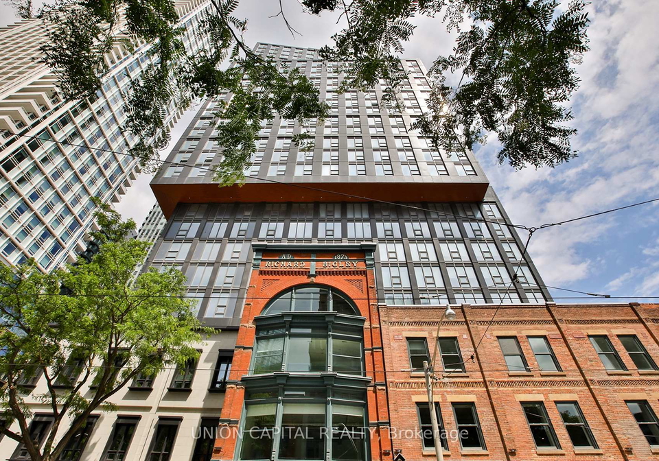100-queen-street-e-toronto-ontario-c13460902