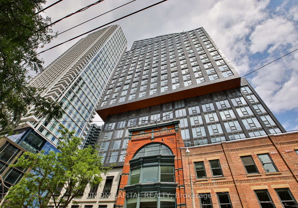 100-queen-street-e-toronto-ontario-c13460902