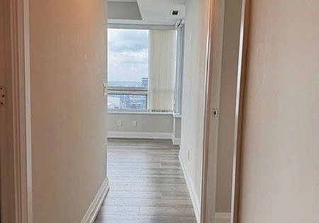 5-sheppard-avenue-e-north-york-ontario-c13460922