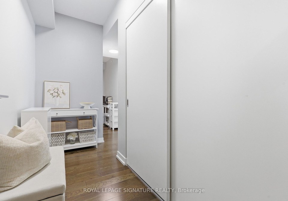 21-widmer-street-toronto-ontario-c13461054
