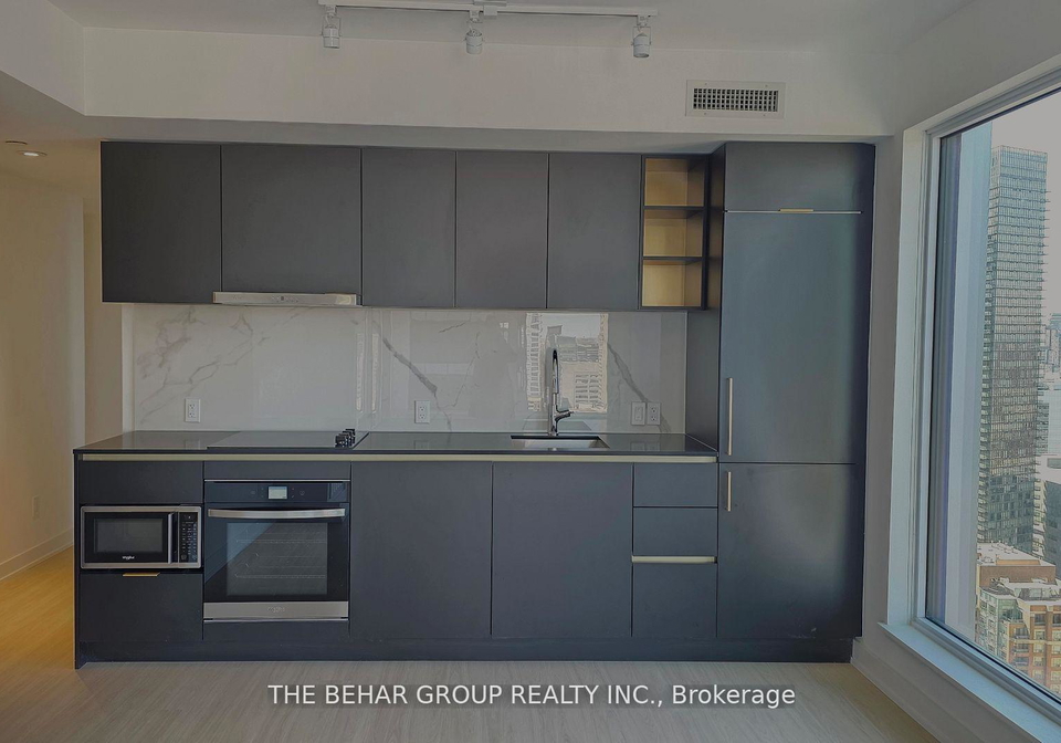 8-wellesley-street-w-toronto-ontario-c13461142