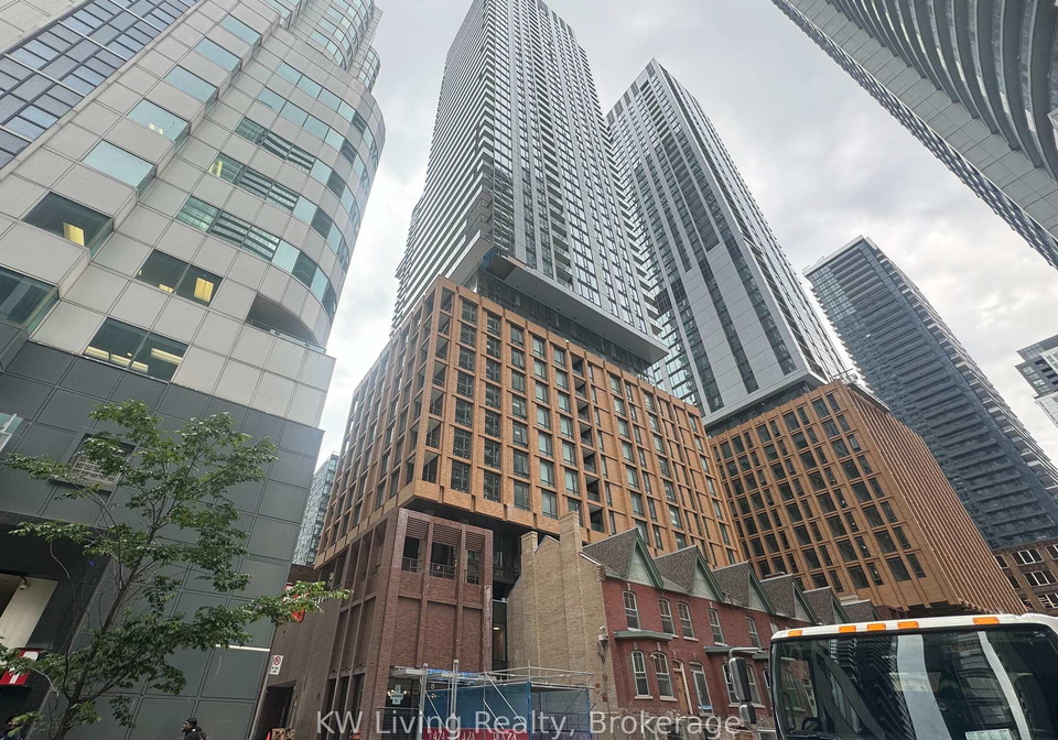 8-widmer-street-toronto-ontario-c13461414
