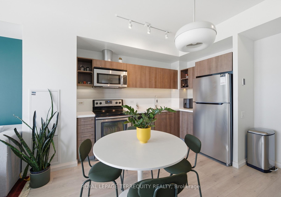 70-distillery-lane-toronto-ontario-c13461426