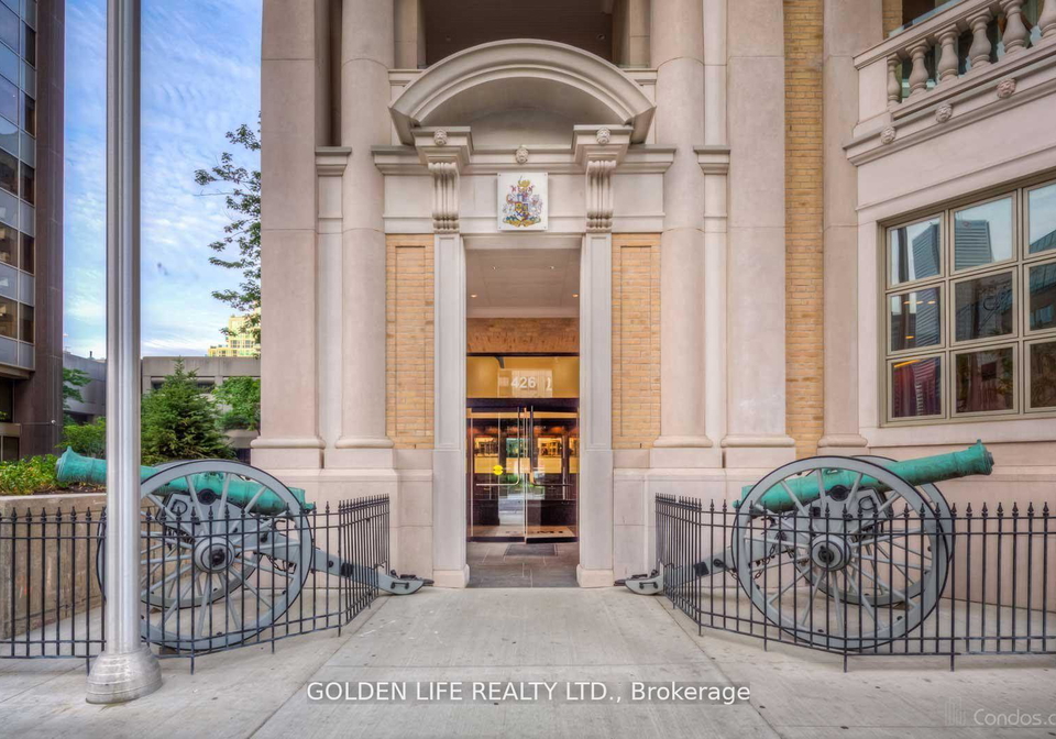 426-university-avenue-toronto-ontario-c13462168