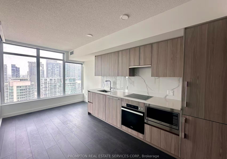 1-concord-cityplace-way-toronto-ontario-c13462182