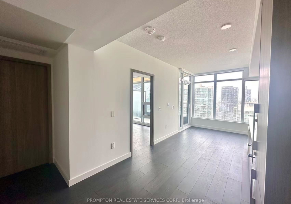 1-concord-cityplace-way-toronto-ontario-c13462182