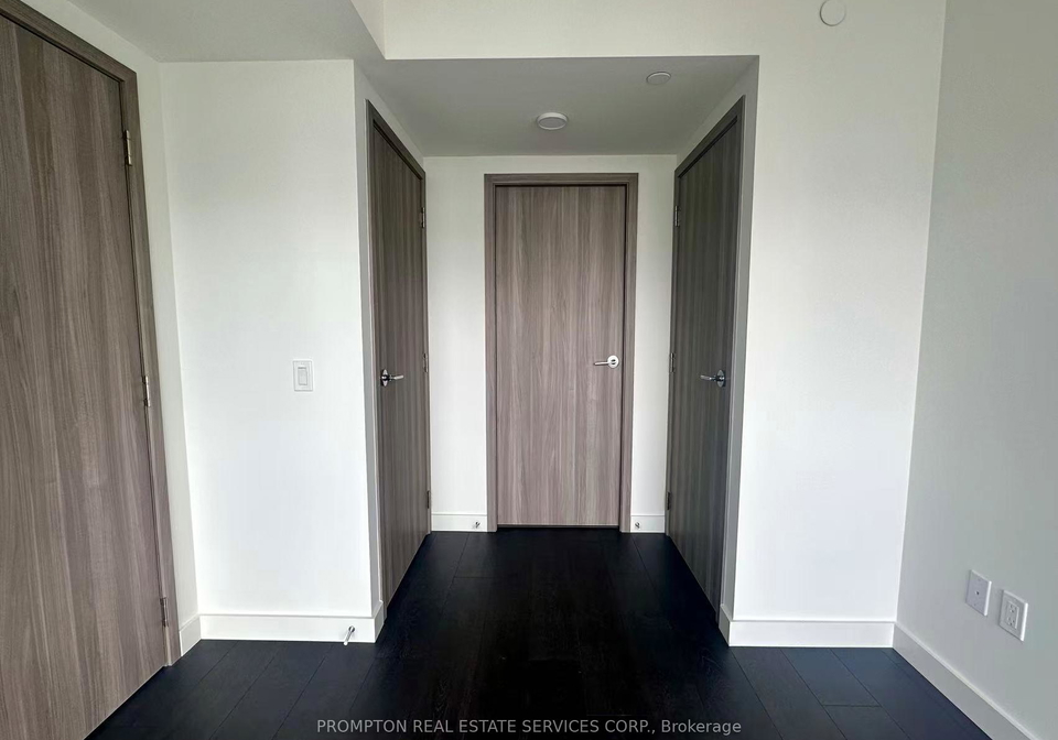 1-concord-cityplace-way-toronto-ontario-c13462182