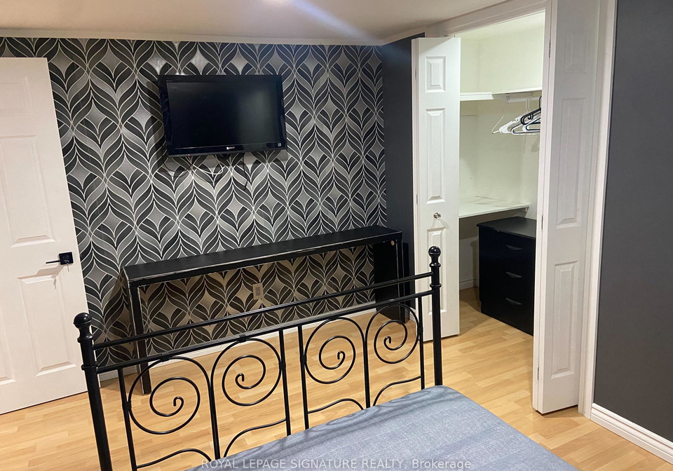 72-whitehorn-crescent-north-york-ontario-c13462204