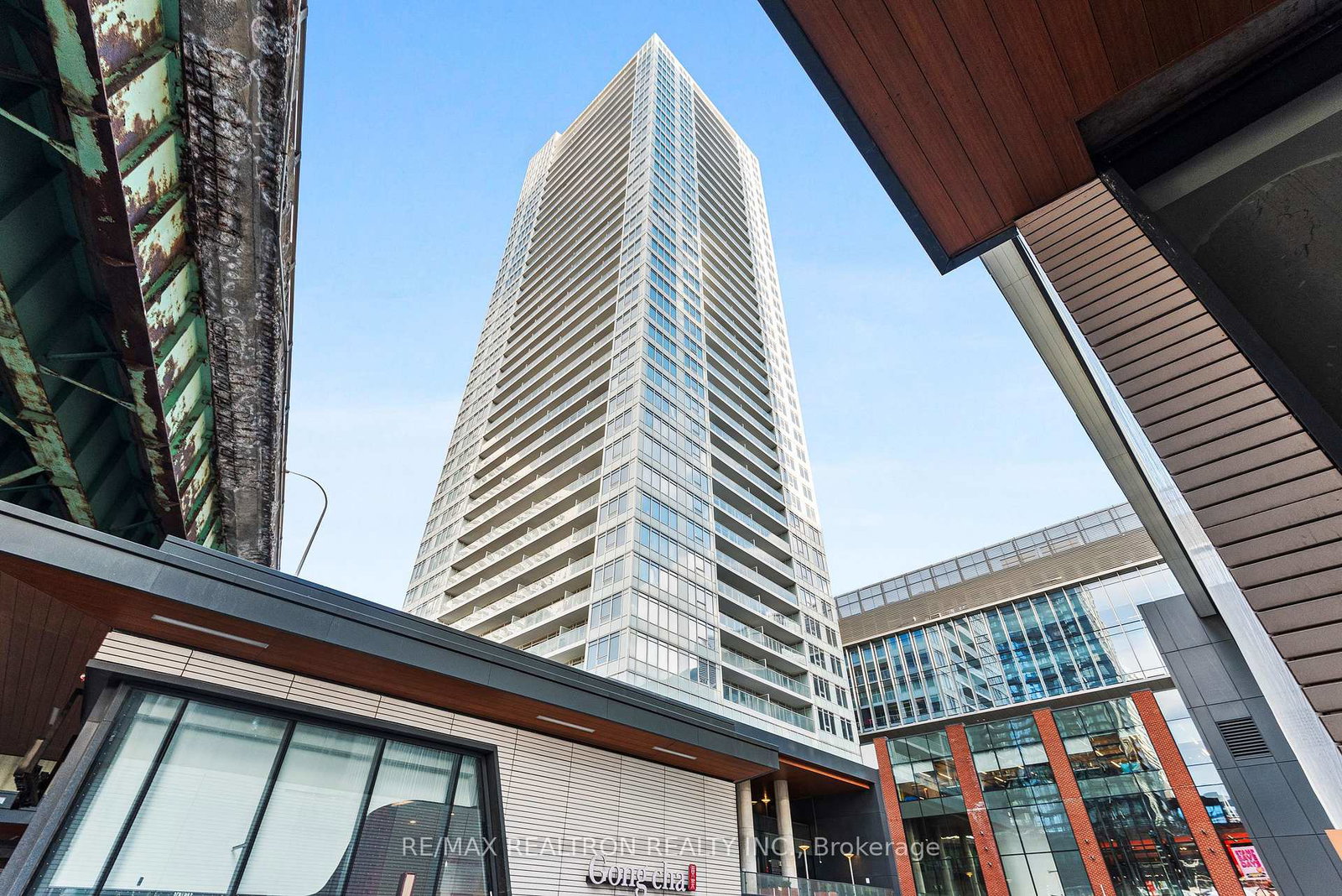 17-bathurst-street-toronto-ontario-c13462944