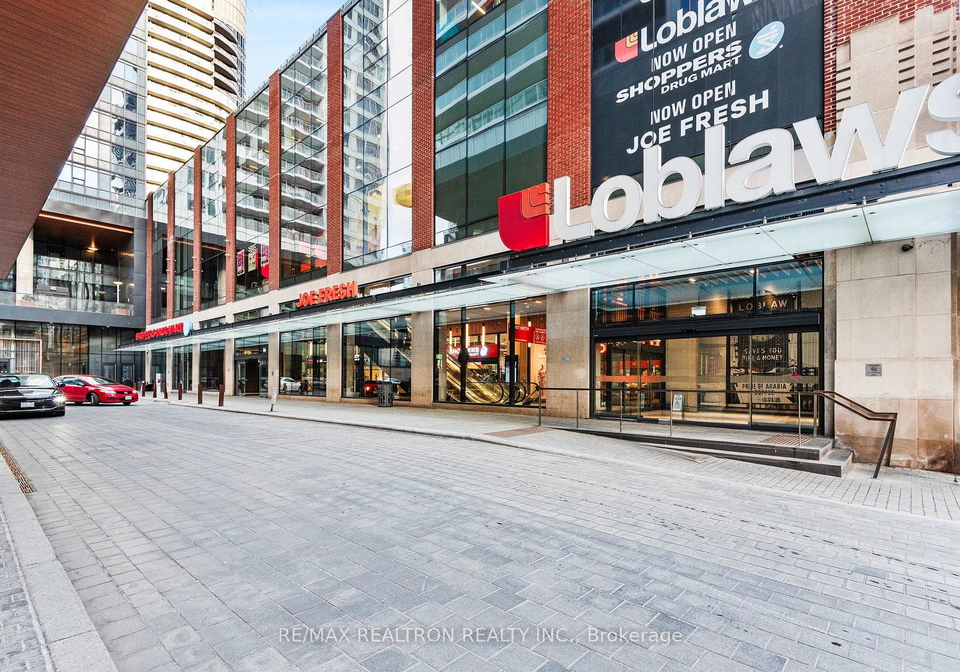 17-bathurst-street-toronto-ontario-c13462944
