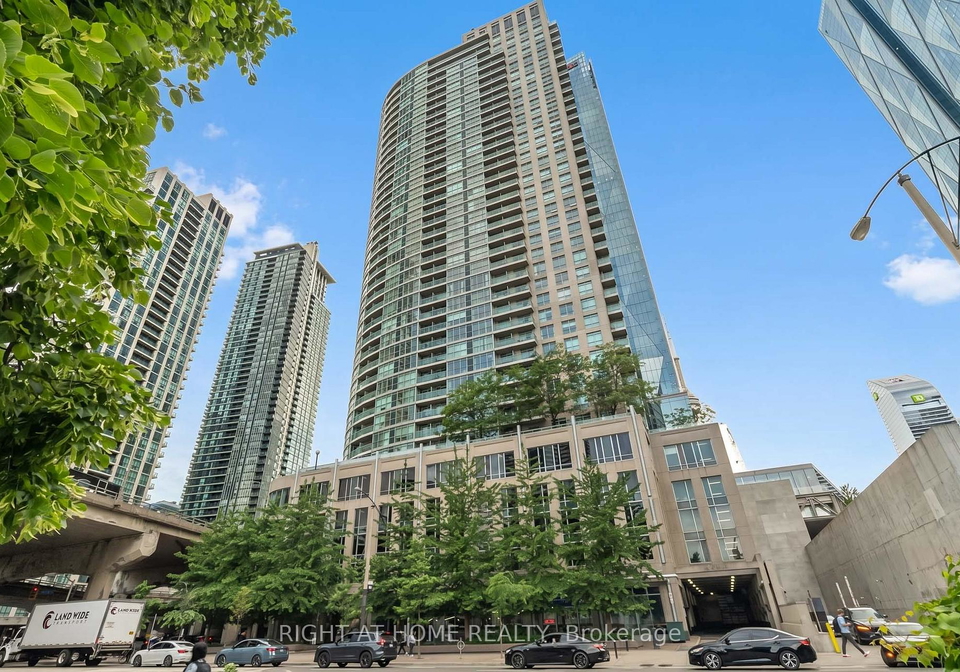 18-yonge-street-toronto-ontario-c13463086