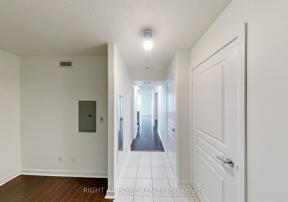 18-yonge-street-toronto-ontario-c13463086