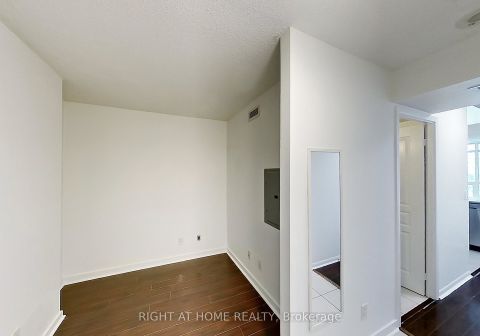 18-yonge-street-toronto-ontario-c13463086