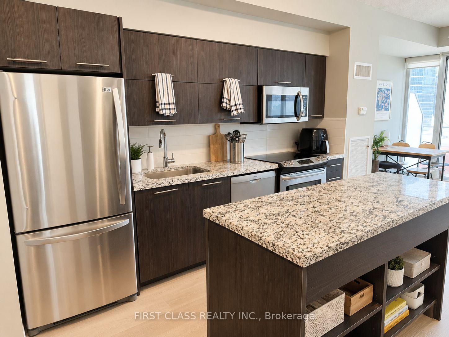 126-simcoe-street-toronto-ontario-c13463236
