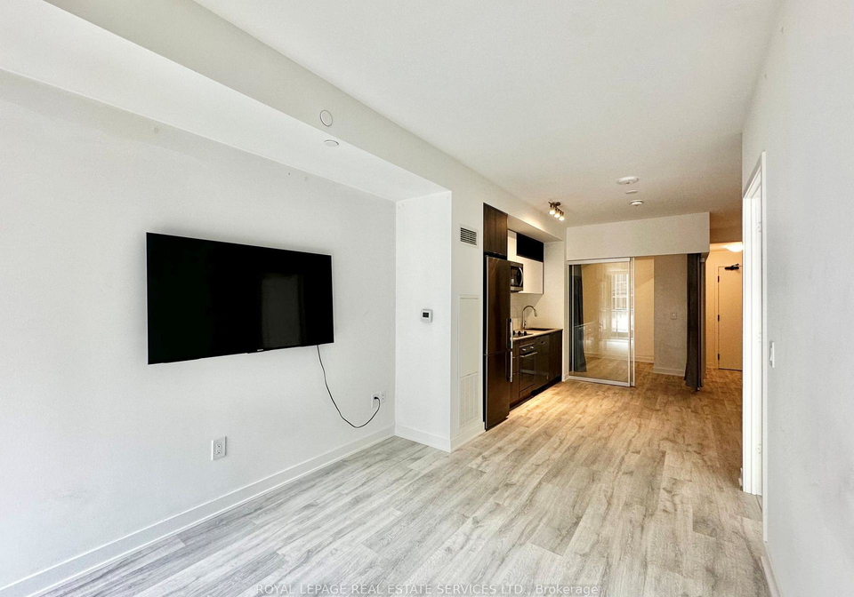 60-princess-street-toronto-ontario-c13463248