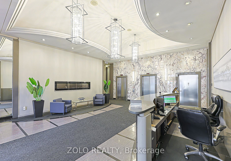 555-yonge-street-toronto-ontario-c13463492