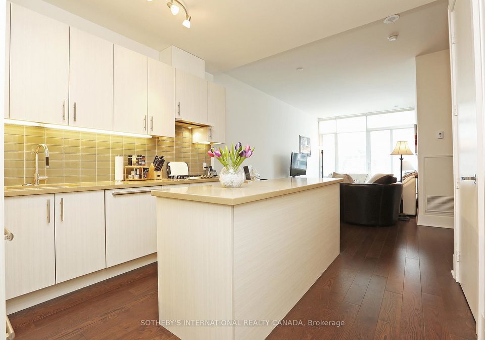 29-queens-quay-e-toronto-ontario-c13463532
