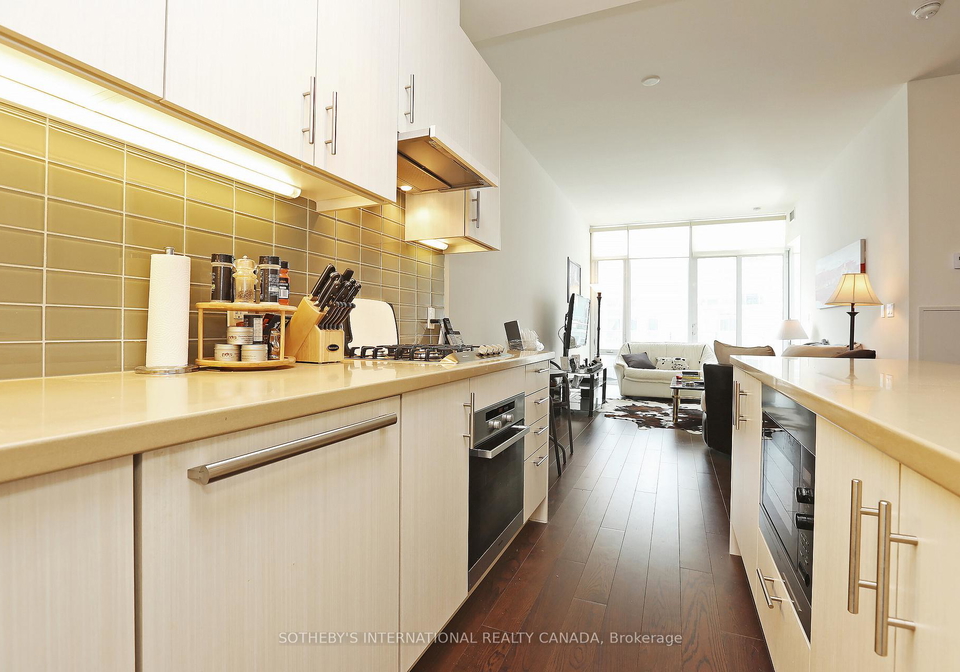 29-queens-quay-e-toronto-ontario-c13463532