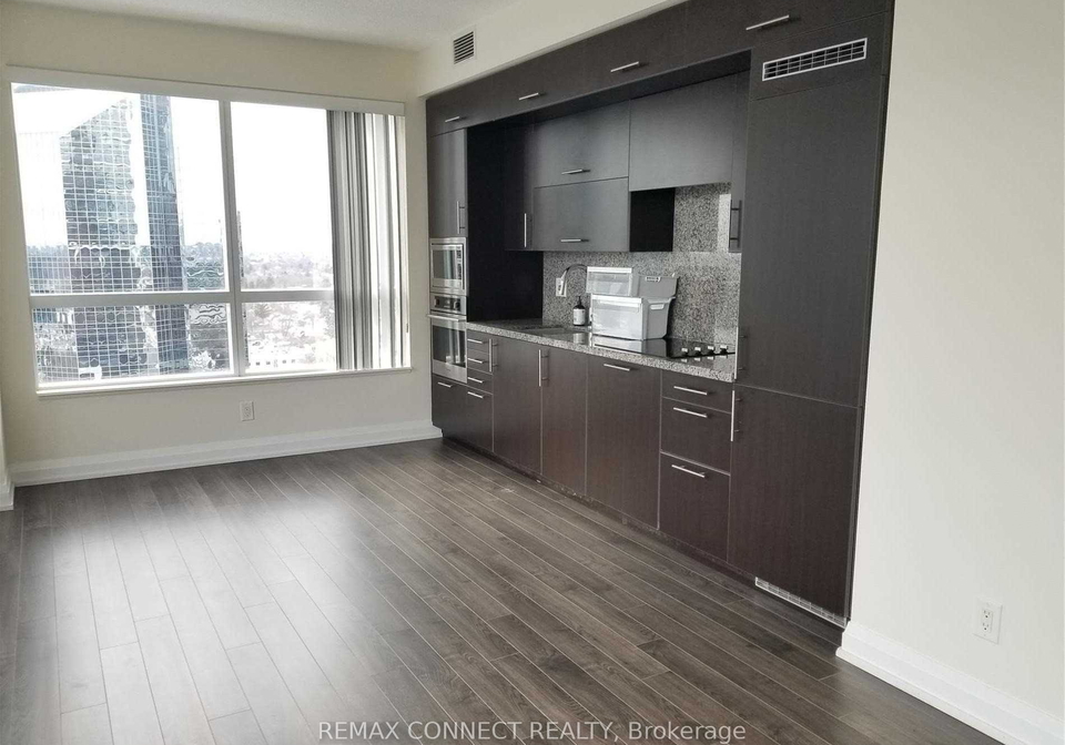 5-sheppard-avenue-e-north-york-ontario-c13463920