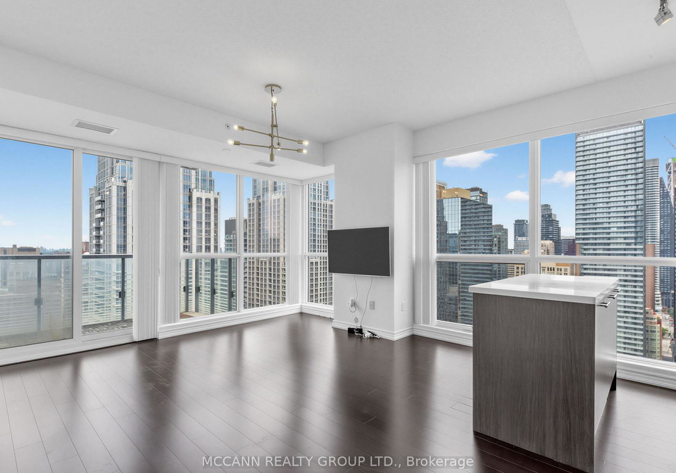 386-yonge-street-toronto-ontario-c13463924
