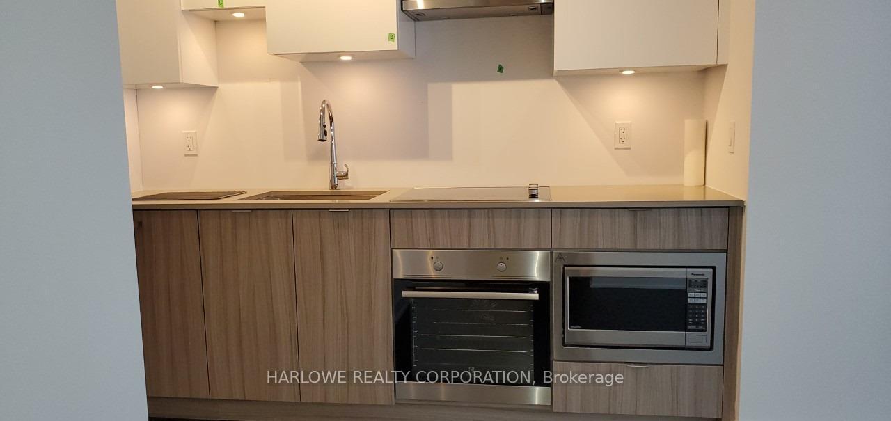 99-broadway-avenue-toronto-ontario-c13464112