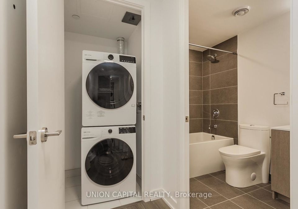 100-queen-street-toronto-ontario-c13464180
