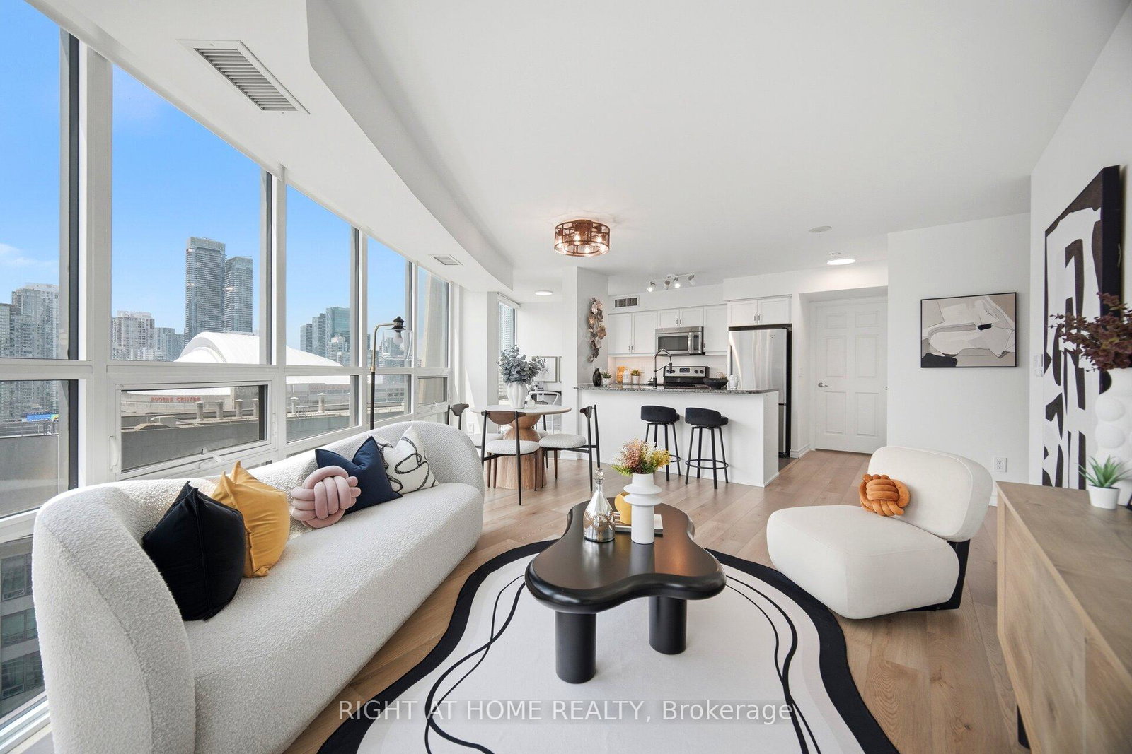 19-grand-trunk-crescent-toronto-ontario-c13464224