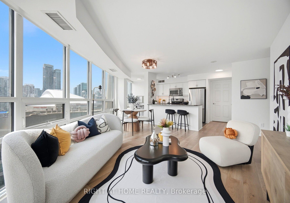 19-grand-trunk-crescent-toronto-ontario-c13464224