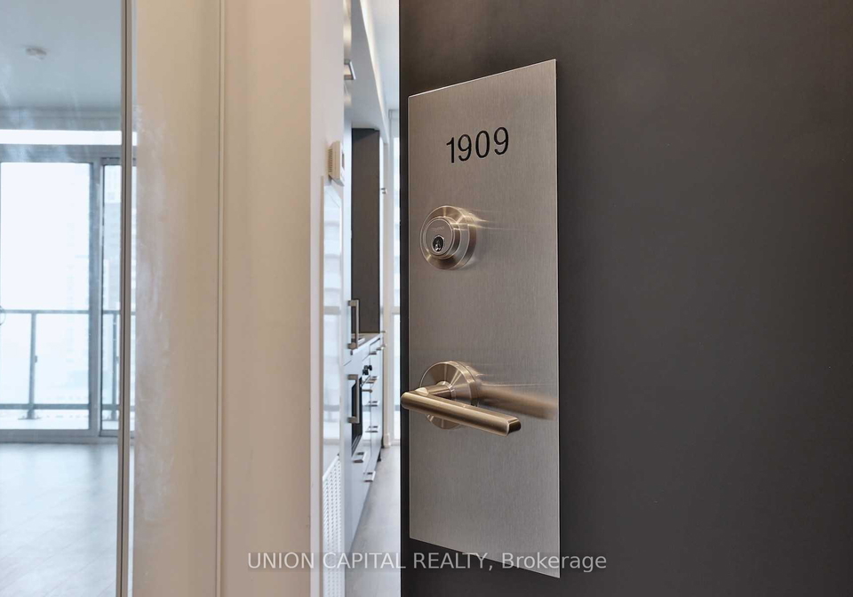 87-peter-street-toronto-ontario-c13464398