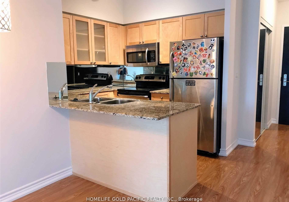 761-bay-street-toronto-ontario-c13464708