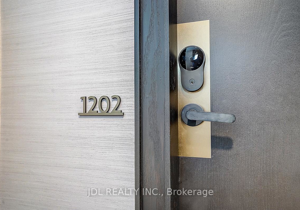 23-hollywood-avenue-north-york-ontario-c13464774