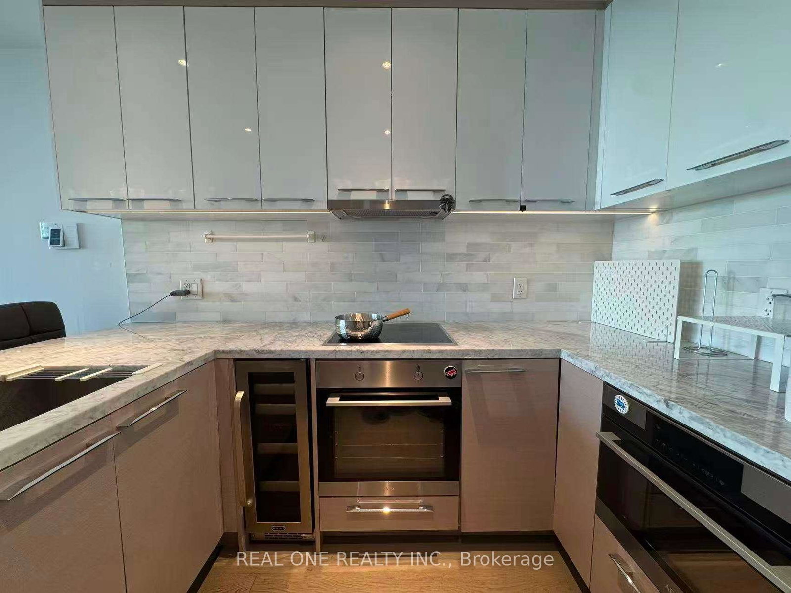 488-university-avenue-toronto-ontario-c13464908