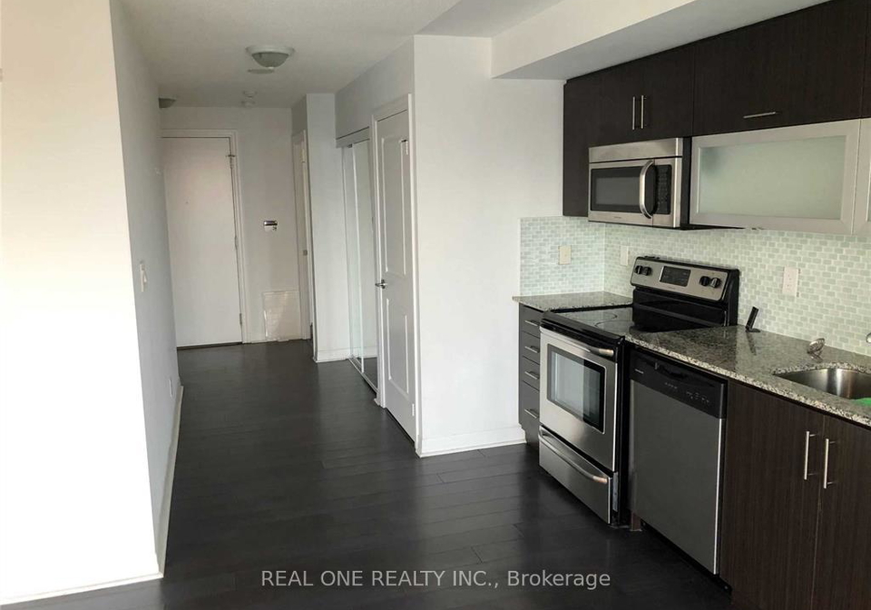 2015-sheppard-avenue-e-north-york-ontario-c13465032
