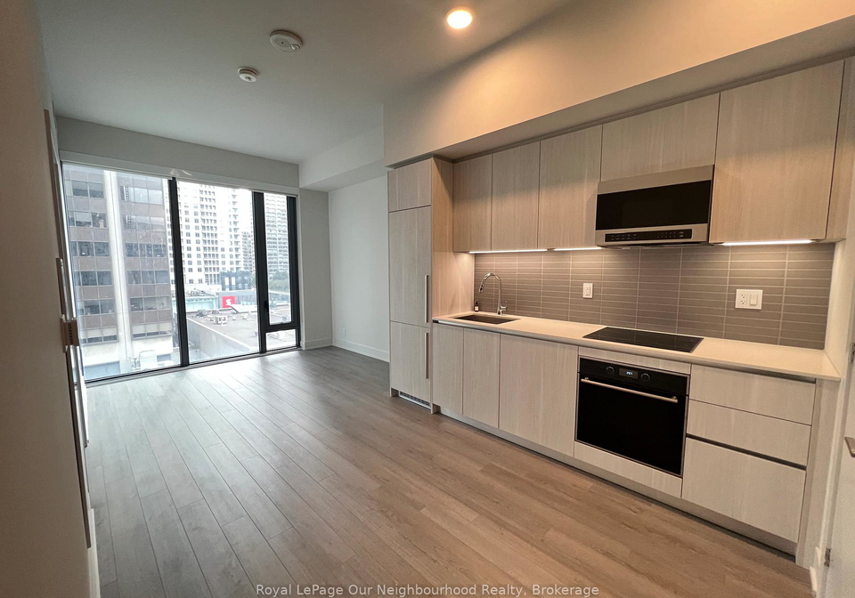 8-cumberland-street-toronto-ontario-c13465066