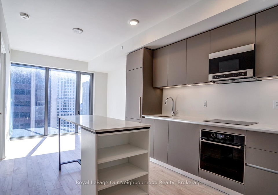 8-cumberland-street-toronto-ontario-c13465066