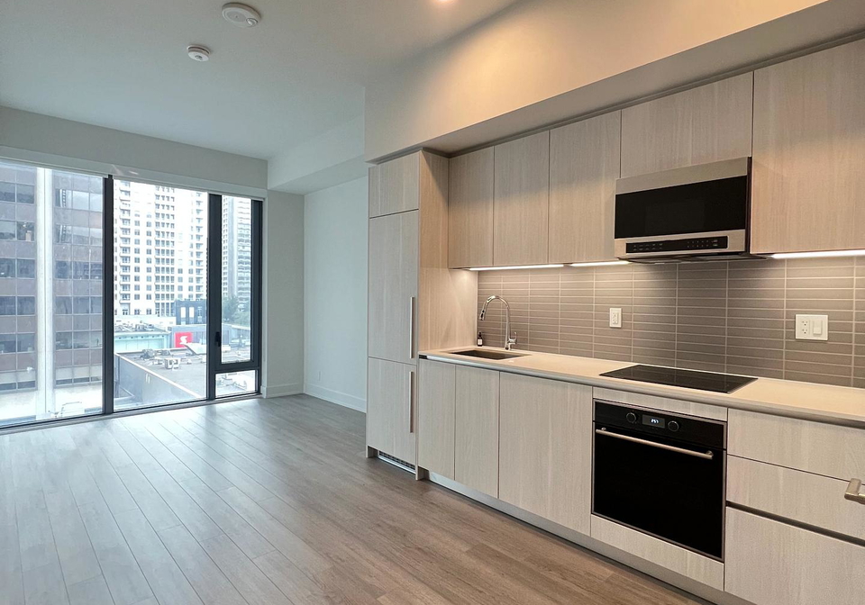 8-cumberland-street-toronto-ontario-c13465066
