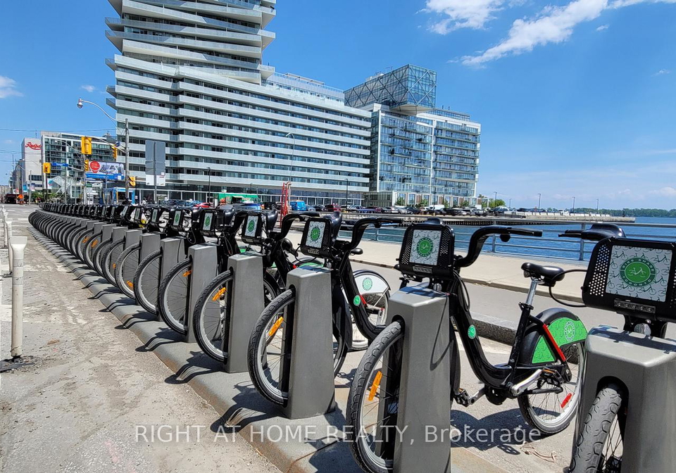 15-queens-quay-e-toronto-ontario-c13465376