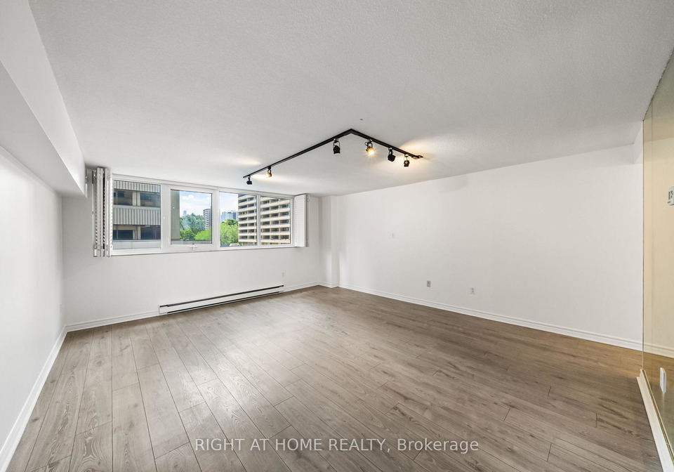 360-bloor-street-e-toronto-ontario-c13465382