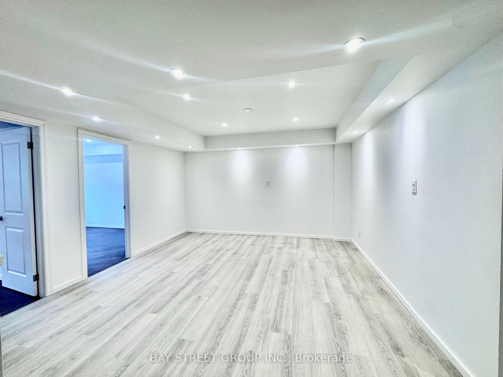 373-eglinton-avenue-w-toronto-ontario-c13465598