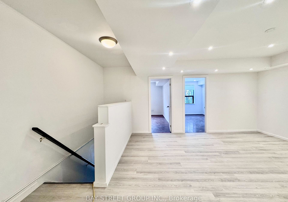 373-eglinton-avenue-w-toronto-ontario-c13465598