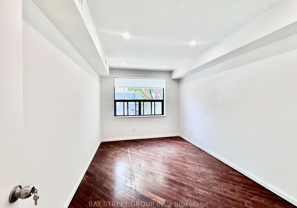 373-eglinton-avenue-w-toronto-ontario-c13465598