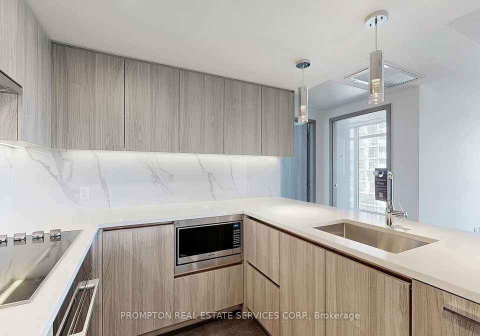 3-concord-city-place-way-toronto-ontario-c13465832